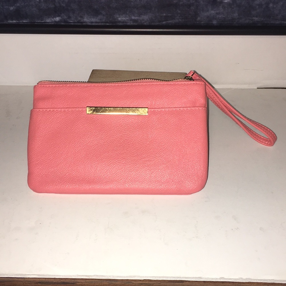 SAFE KEEPINGS CLUTCH PURSE HOLDS CARDS CASH PHONE AND MORE 8 X 5"